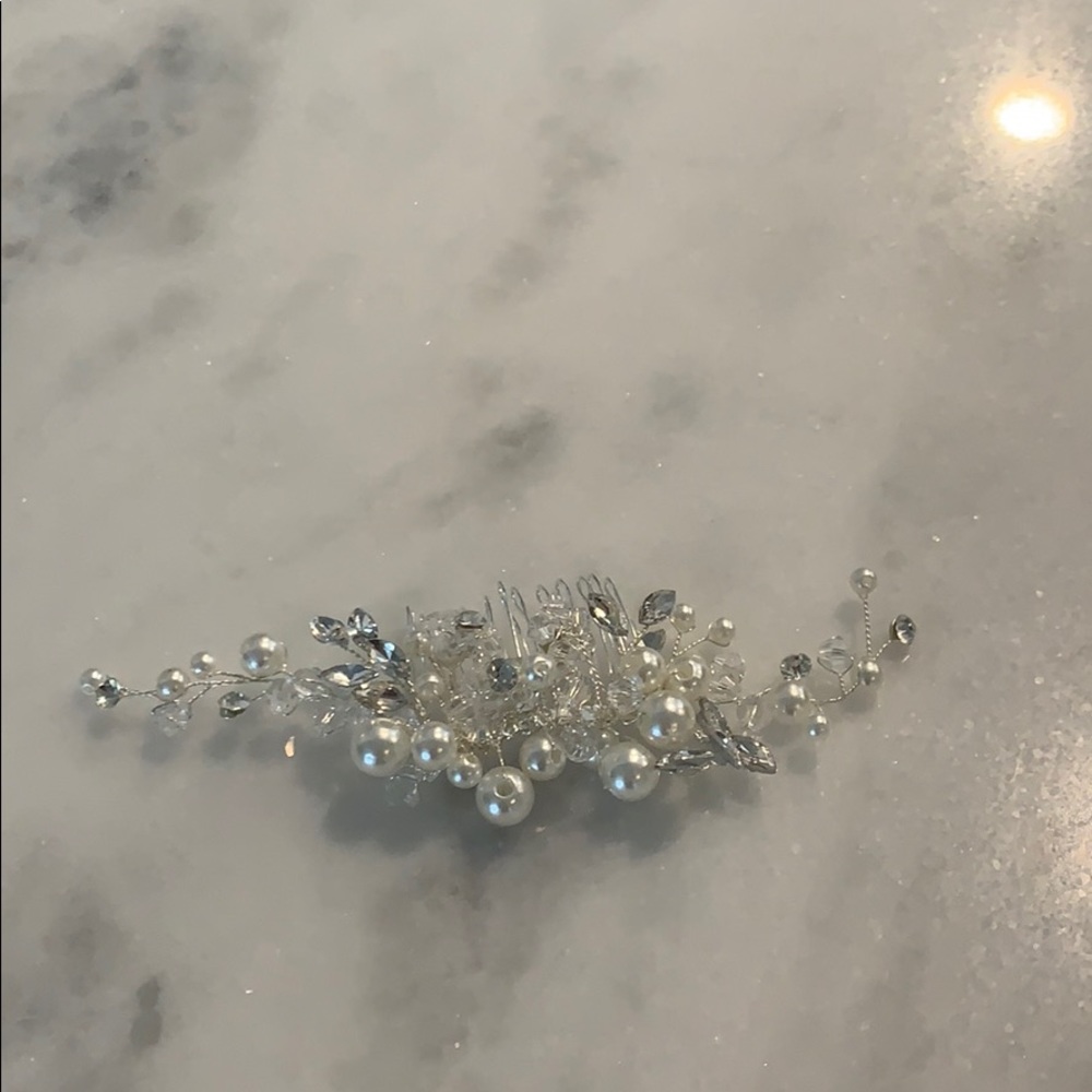 Crystal / Pearl (comb) hair piece